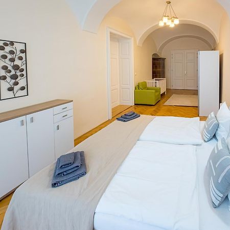 Luxury Vincents Apartments Košice Exteriör bild