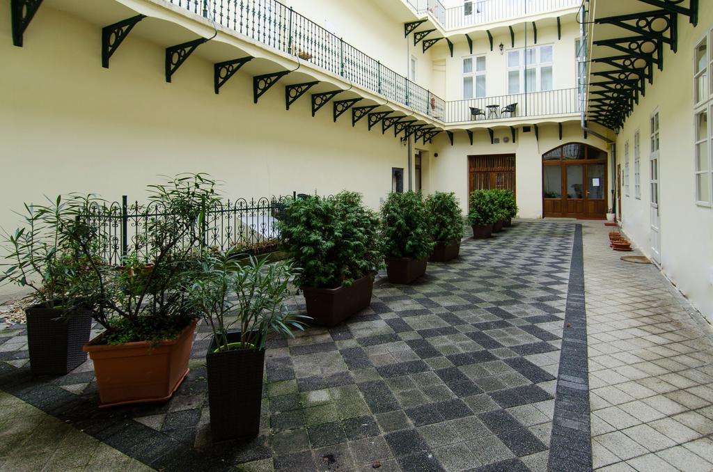 Luxury Vincents Apartments Košice Exteriör bild