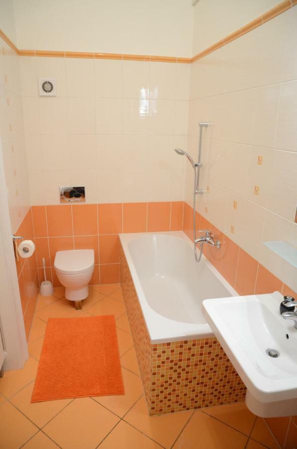 Luxury Vincents Apartments Košice Exteriör bild